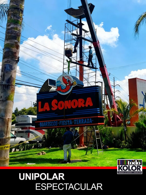 ANUNCIO UNIPOLAR EN ALUCOBOND Y ACRÍLICO PARA RESTAURANT