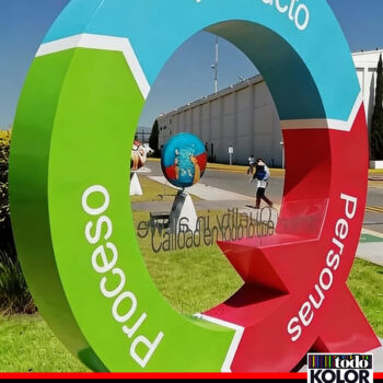 Anuncios-luminosos-en-Toluca-letras-3D-gigantes-para-negocios-letreros-publicitarios-logotipos-en-relieve-letras-iluminadas-con-LED-fabricación-personalizada-instalación-profesional-restaurantes-hoteles-plazas-comerciales-eventos-y-exposiciones-servicio-en-Metepec-y-CDMX-Todokolor.